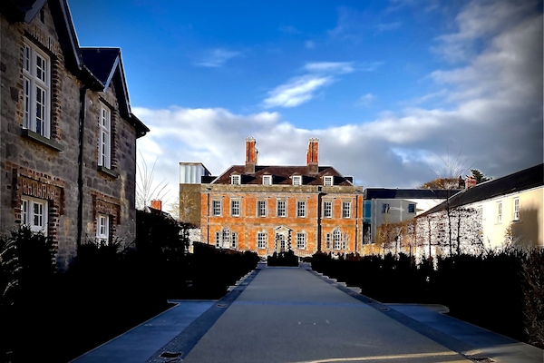 Enceinte de lâhĂ©bergement