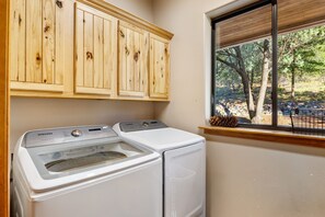 Interior - Quiet Luxury-Tall Pines-3 Bedroom-2.5acres-Sleeps 15-Swim & Fish 5mins to creek! (Payson)