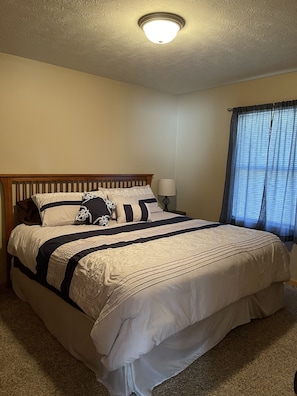 3 dormitorios, tabla de planchar con plancha, wifi gratis y ropa de cama