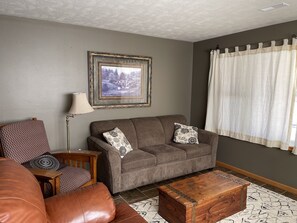 Una Smart TV, una chimenea