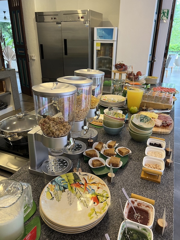 Ilmainen päivittäinen buffetaamiainen