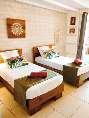 4 bedrooms, desk, soundproofing, iron/ironing board - Villa ti kaz princesse with swimming pool and 4 bedrooms in St François Guadeloupe (st françois)