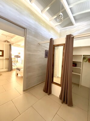 4 dormitorios, escritorio, sistema de insonorización