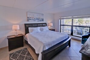 2 habitaciones, tabla de planchar con plancha y cuna de viaje 