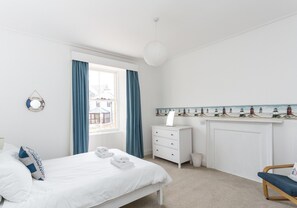 4 chambres, fer et planche à repasser, lit parapluie, Wi-Fi gratuit