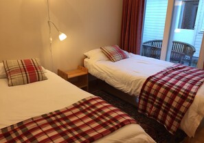 4 Schlafzimmer, Schreibtisch, Bügeleisen/Bügelbrett, kostenloses WLAN