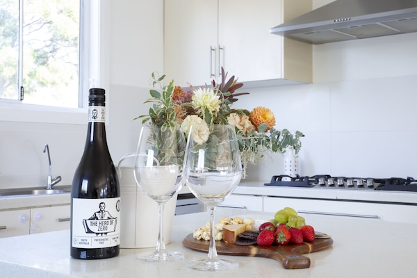 KĂŒhlschrank, Mikrowelle, Ofen, Herdplatte