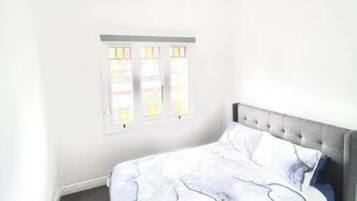 3 bedrooms, desk, iron/ironing board, travel crib