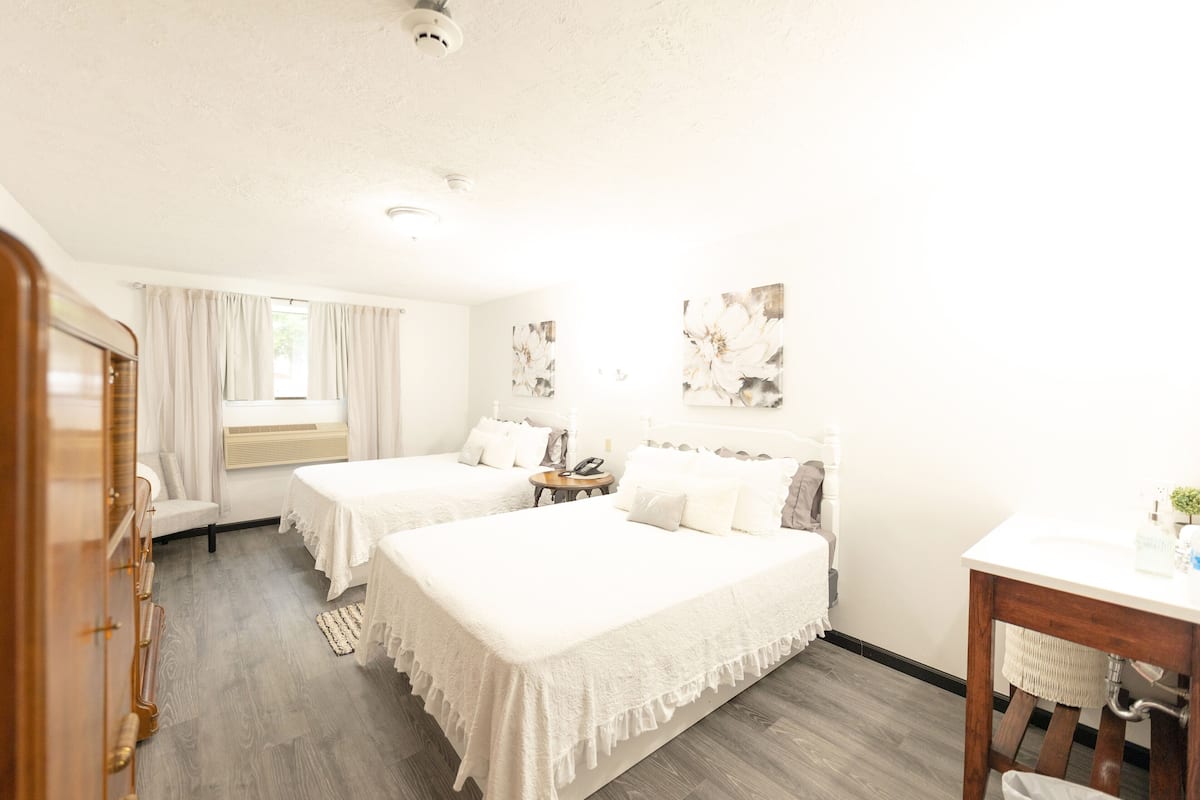 deluxe double room | premium bedding, individually decorated, individually furnished