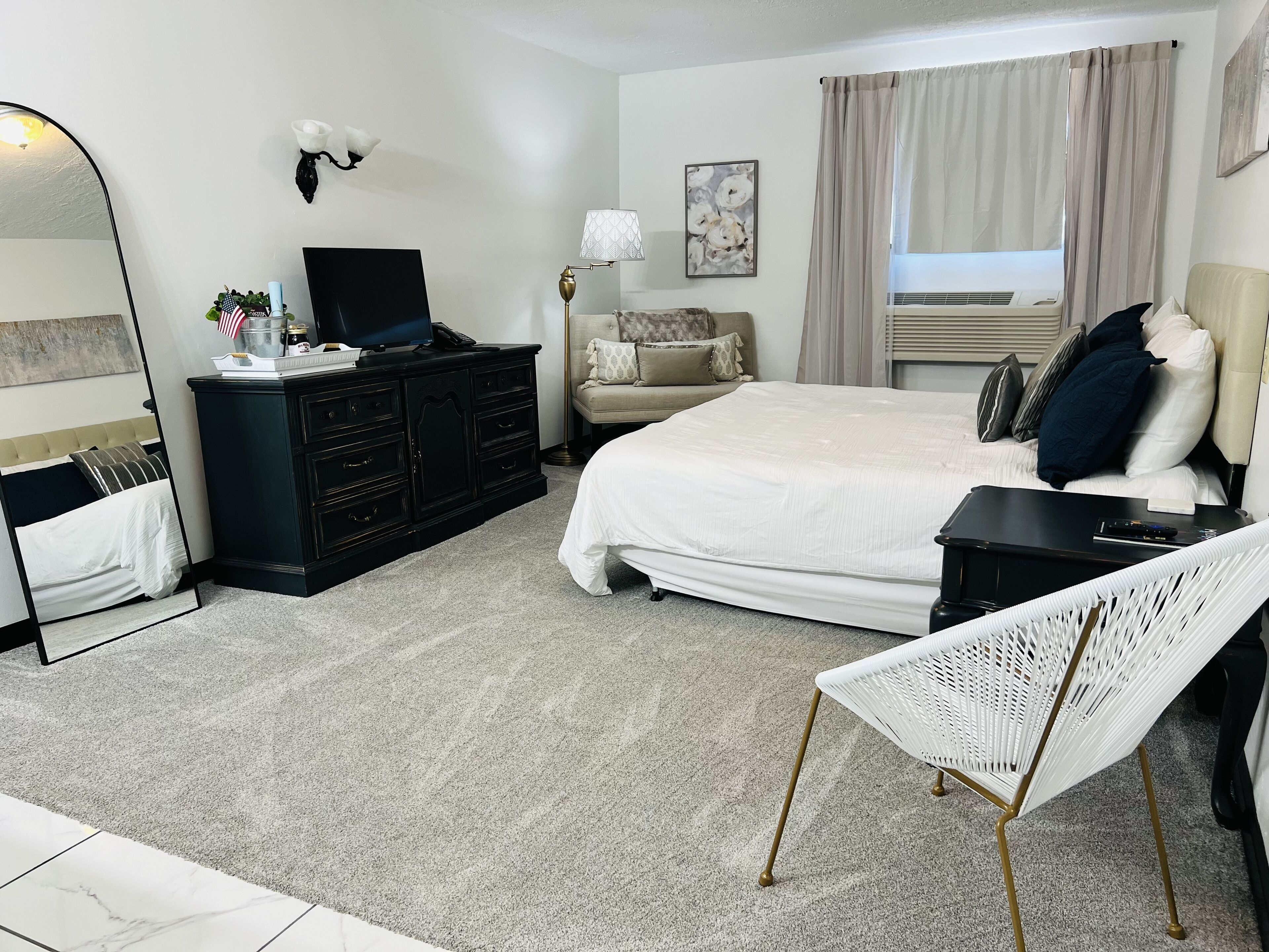 premier room | premium bedding, individually decorated, individually furnished