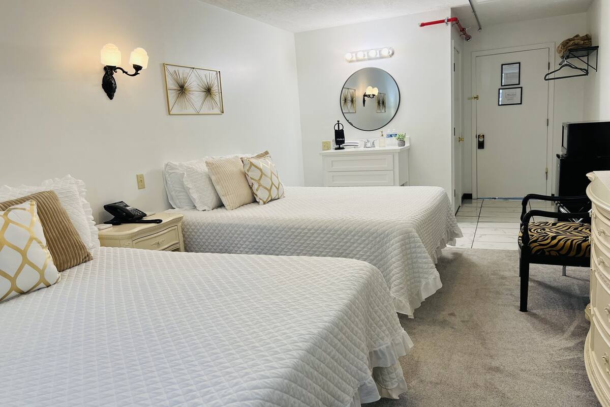 deluxe double room | premium bedding, individually decorated, individually furnished