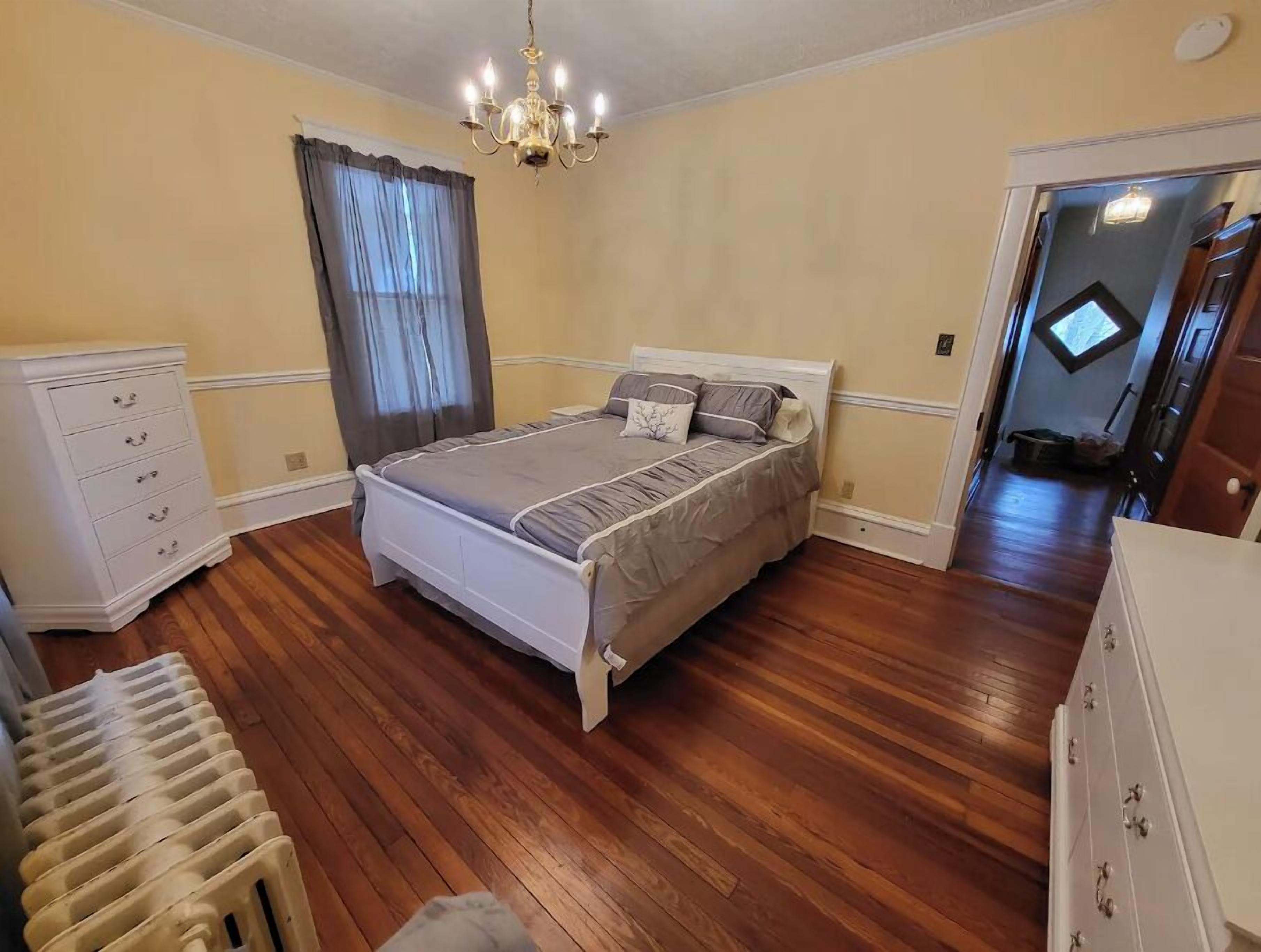 4 habitaciones, cuna de viaje, wifi gratis y ropa de cama 