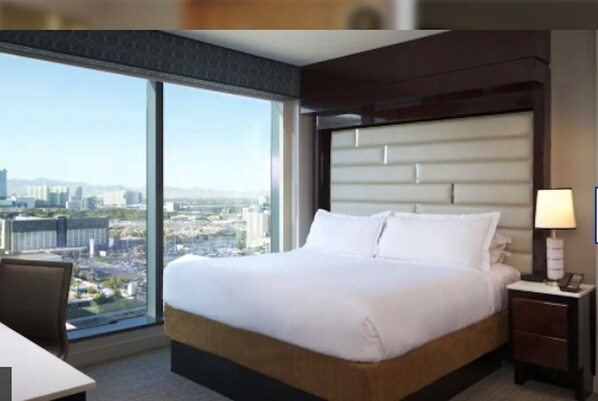 1 bedroom, iron/ironing board, WiFi - Fab Studio in the middle of the Strip! (Las Vegas)