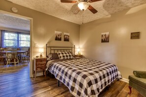 2 bedrooms, iron/ironing board, travel cot, free WiFi