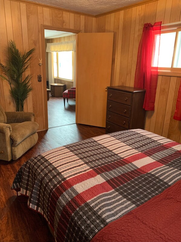 4 bedrooms, free WiFi, bed sheets