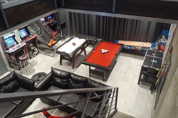 Spielezimmer