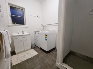 Departamento | Baño | Regadera, amenidades de baño gratuitas, secadora de cabello, toallas 