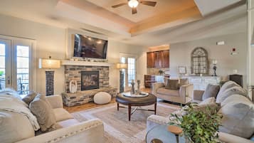 TV, fireplace