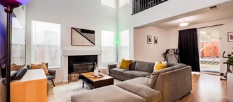 Friends, Family & Dog Stay in Monterey Peninsula with AC & Grill