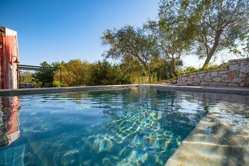 Villa Aphrodite:Pet-friendly, 3 bedrooms,pool, WiFi, mobility-friendly