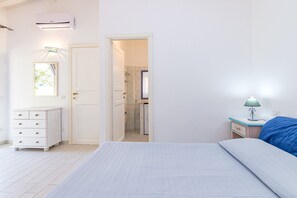 1 bedroom, iron/ironing board, free WiFi, bed sheets - Domos Pintadas Villetta Bianca (Olbia)