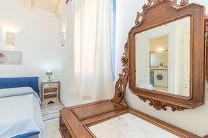 1 bedroom, iron/ironing board, free WiFi, bed sheets - Domos Pintadas Villetta Bianca (Olbia)