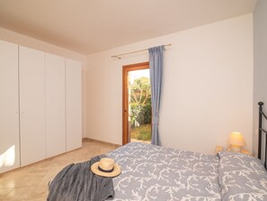 1 bedroom, travel cot, free WiFi - Cosy apartment for 4 guests with A/C, pool, WIFI, terrace and pets allowed (Santa Teresa Gallura)