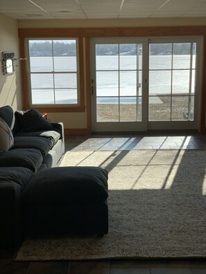 TV, peis og bordtennis