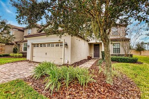 Exterior - Spectacular Champions Gate Vacation Home (Davenport)