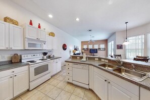 Maison, plusieurs lits (Jagjit's Tuscan Hills Vacation Home) | Cuisine privée