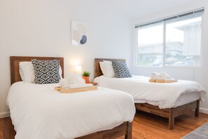 5 habitaciones, tabla de planchar con plancha y wifi gratis 