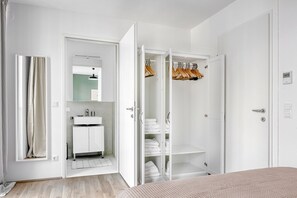 2 slaapkamers, een strijkplank/strijkijzer, wifi, beddengoed