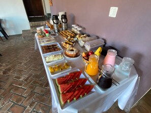 Free daily buffet breakfast  - Ponta dos Corais (Guarujá)