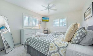 3 bedrooms, iron/ironing board, travel cot, free WiFi