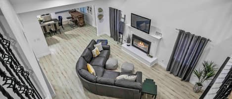 Tv, pejs, bordtennisbord