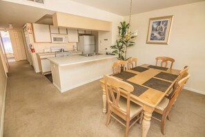 Leilighet, 2 queensize-senger (Maria's Island Club Condo) | Eget kjøkken