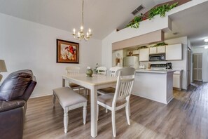 Appartamento, 2 letti queen (Judy's  Villas at Island Club Condo) | Cucina privata