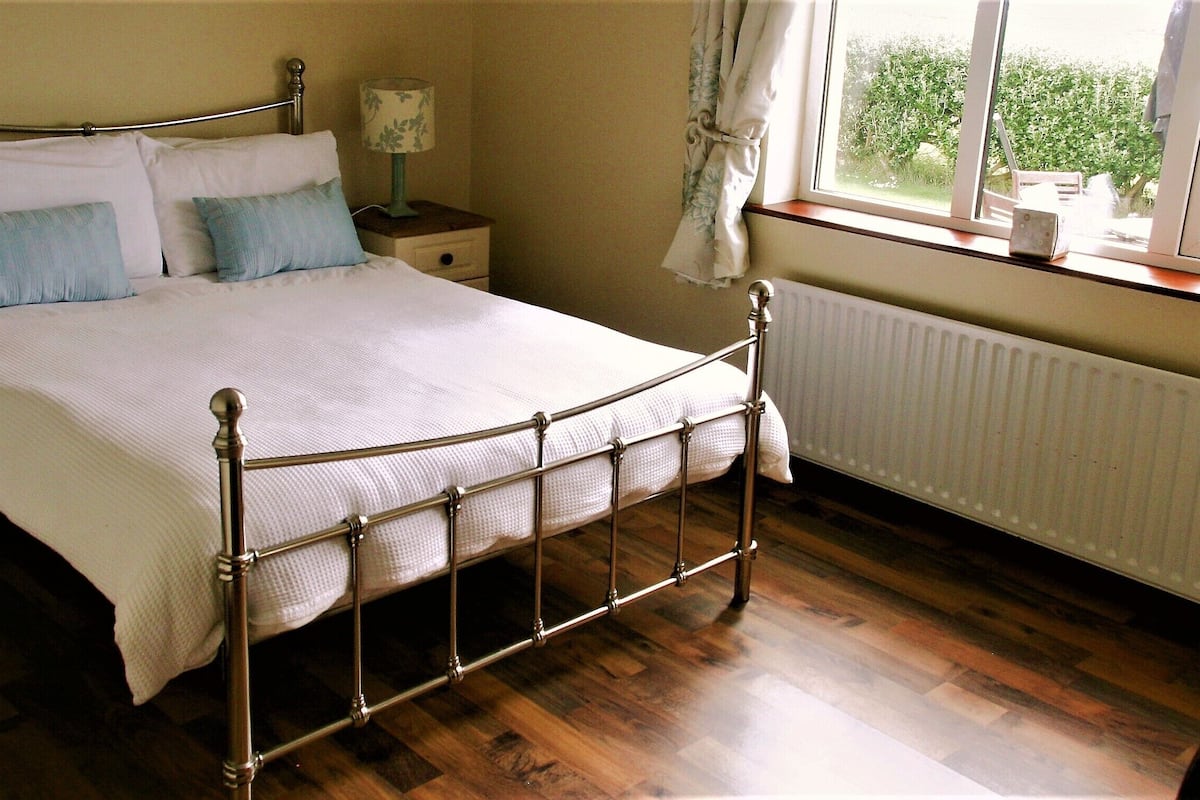 Deluxe Double Room, Ensuite, Sea View | 1 bedroom