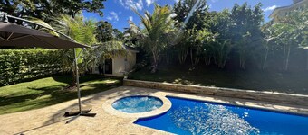 Beautiful New Villa pool and jaccuzi in Residencial Hispaniola Sosua