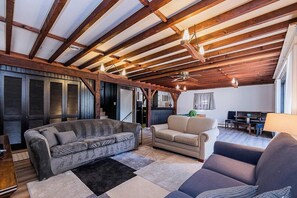 Smart TV, fireplace, offices