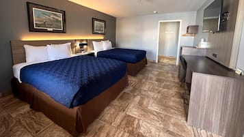 Double Room | Desk, laptop workspace, free WiFi, bed sheets