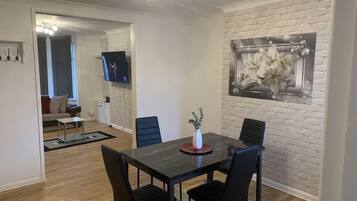 House | Private kitchen | Fridge, microwave, oven, stovetop