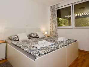 2 bedrooms, free internet