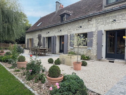 Longère récemment rénovée avec piscine, 8-10 personnes. 