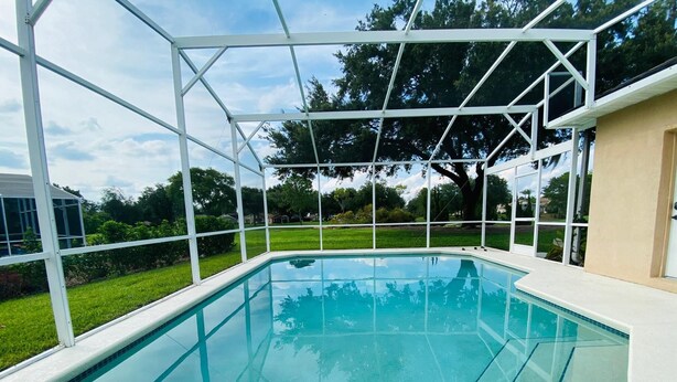 Casa, varias camas (Julie's Southern Dunes Vacation Home) | Piscina