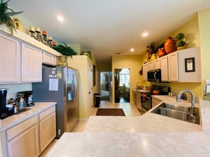 House, Multiple Beds (Julie's Southern Dunes Vacation Home) | Private kitchen