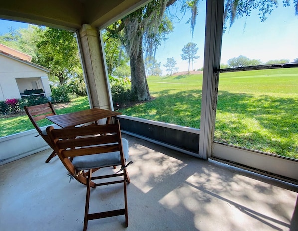 Casa, varias camas (Cary's Southern Dunes Vacation Home) | Balcón