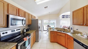 Maison, plusieurs lits (William's Lake Berkley Resort Home) | Cuisine privée