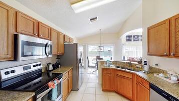 House, Multiple Beds (William's Lake Berkley Resort Home) | Private kitchen