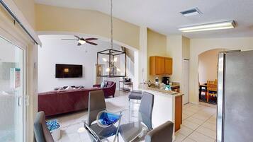 House, Multiple Beds (William's Lake Berkley Resort Home) | Living room